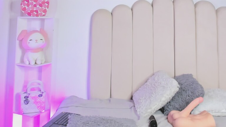 ValerieMartinez21's Streamate show and profile