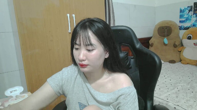 Lilybelle039's Streamate show and profile