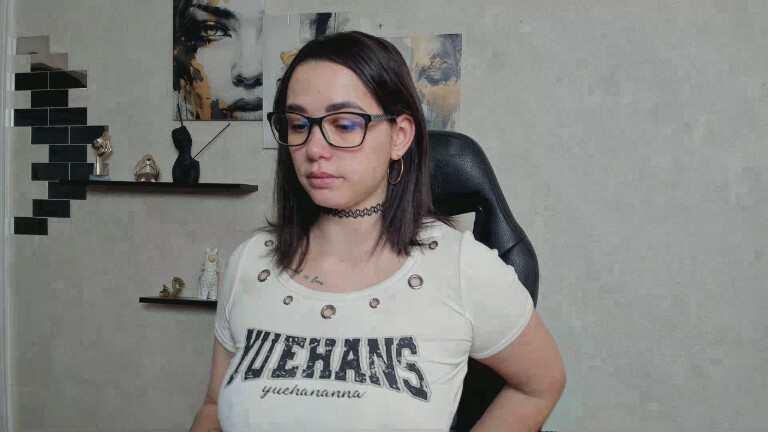 GlamNova's Streamate show and profile