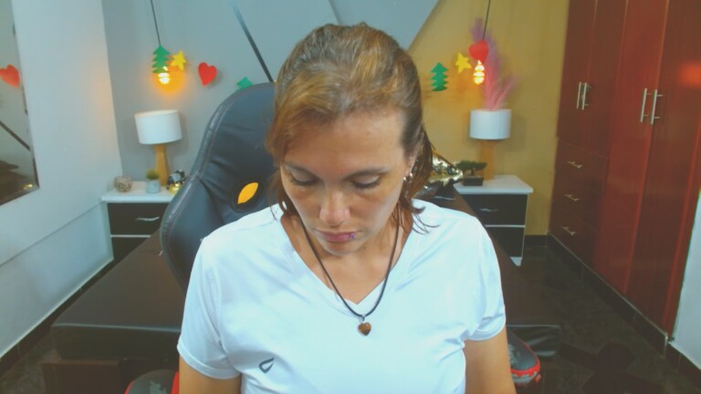 ConieMoss's Streamate show and profile