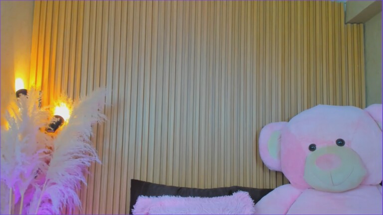 HemmaThompsonn's Streamate show and profile