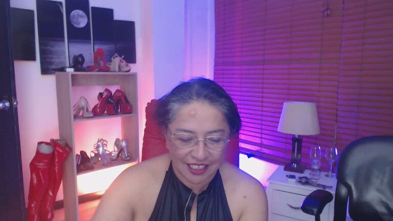 Milfpaola's Streamate show and profile