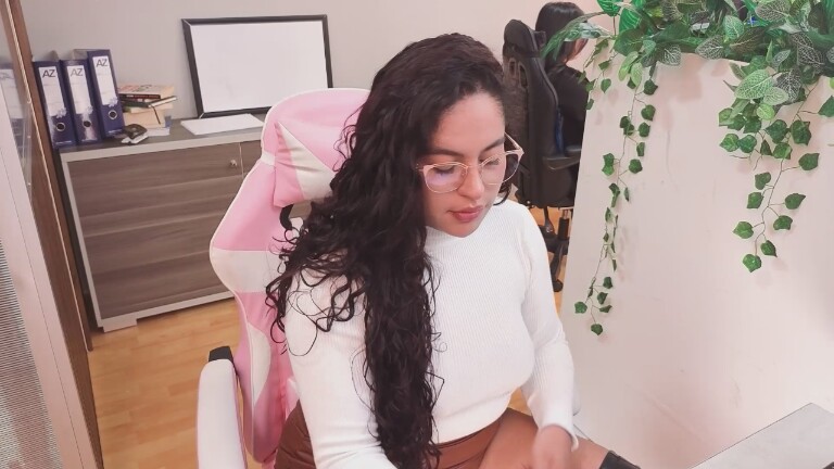 SharaThomas's Streamate show and profile