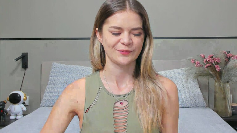 LunaKrismas's Streamate show and profile