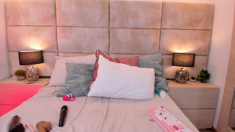 AntonellaIris's Streamate show and profile