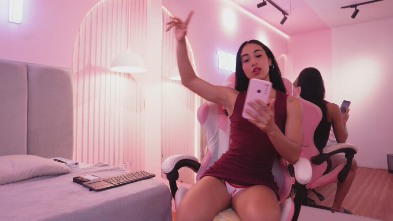 JuliaLaurent's Streamate show and profile