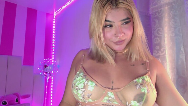 AliiceWonderland's Streamate show and profile