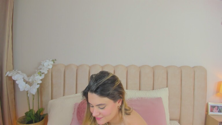 SelenaMontreall's Streamate show and profile