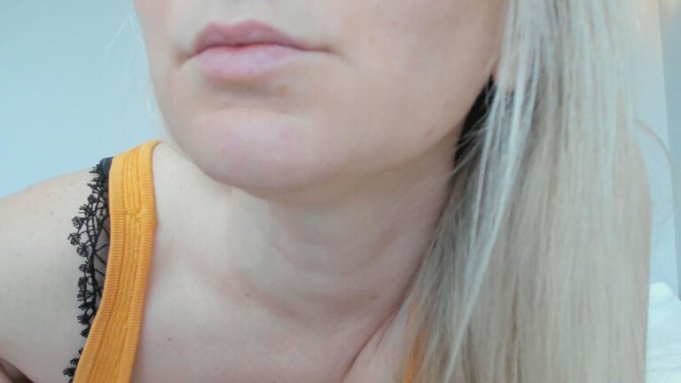 XxSweety_GirlxX's Streamate show and profile