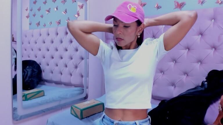 Hannapetit29's Streamate show and profile