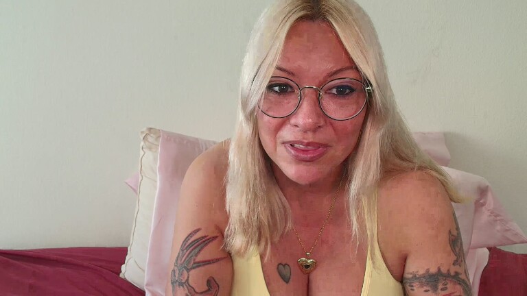 Cat_xx's Streamate show and profile