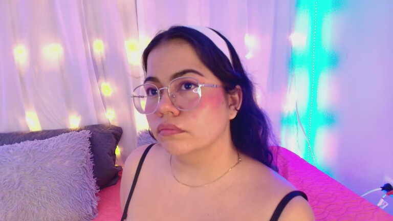 LinaRossie's Streamate show and profile