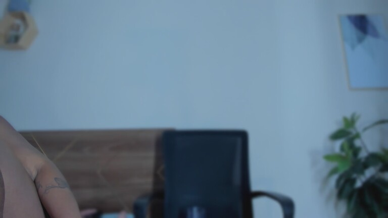 niicol_jenner's Streamate show and profile