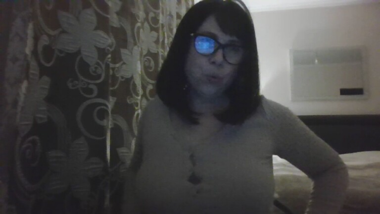 JULLYISE's Streamate show and profile