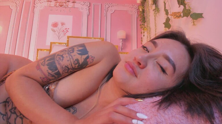 NaraSuarez's Streamate show and profile