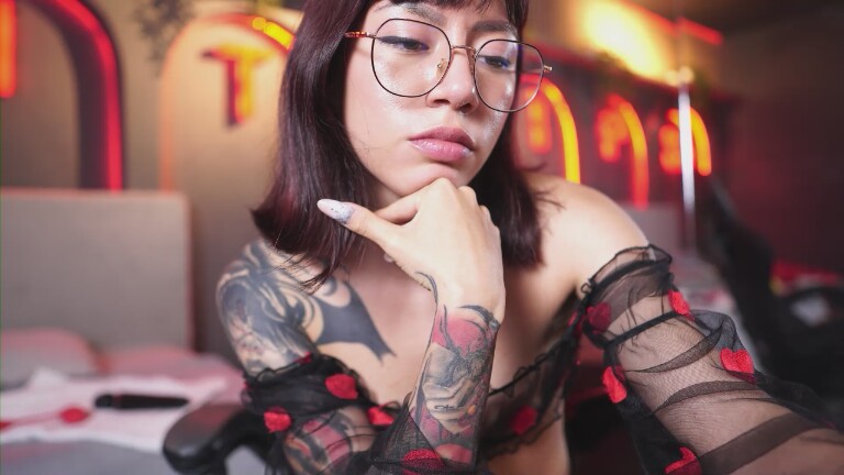 ZaraMiiuw's Streamate show and profile