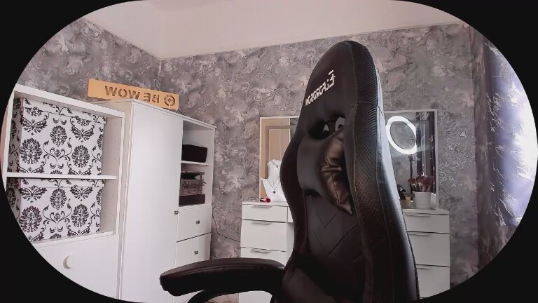 BE_WOW's Streamate show and profile