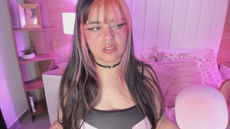 MaddieWaves's Streamate show and profile