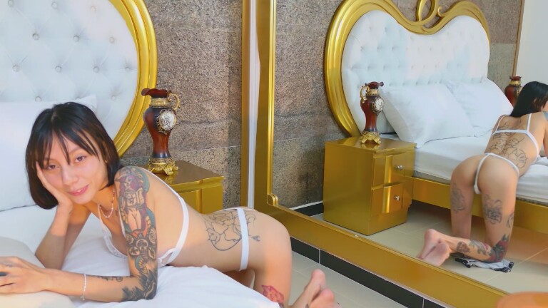 SaraLambert's Streamate show and profile