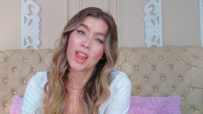 LauraFord's Streamate show and profile