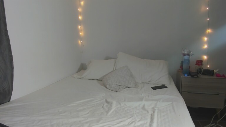 SarahSantacruz's Streamate show and profile