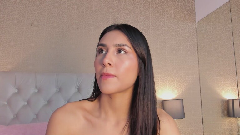 KatieeGomez's Streamate show and profile