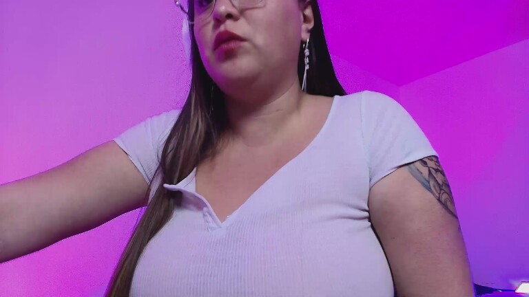 Emma_Sanin's Streamate show and profile