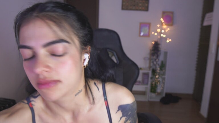 AlissonnovaXX's Streamate show and profile