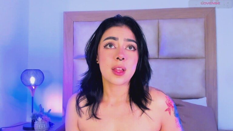 TaniaRedd's Streamate show and profile