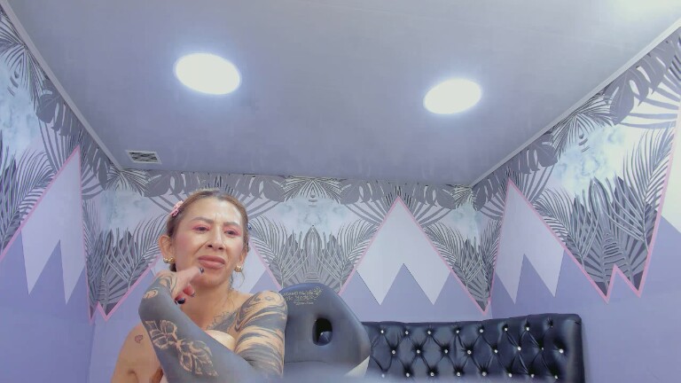 Ladyy_Scarlett's Streamate show and profile