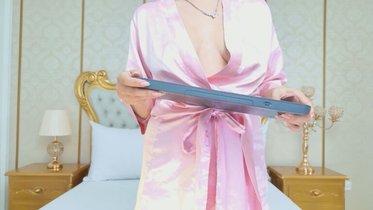 ZoeCortes's Streamate show and profile