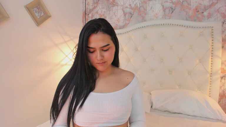 SaharaLyn's Streamate show and profile