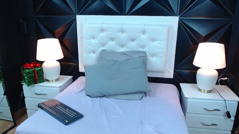 Dahlia_Goddees's Streamate show and profile