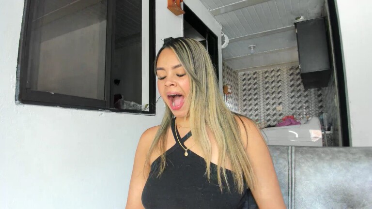 zattiemore's Streamate show and profile