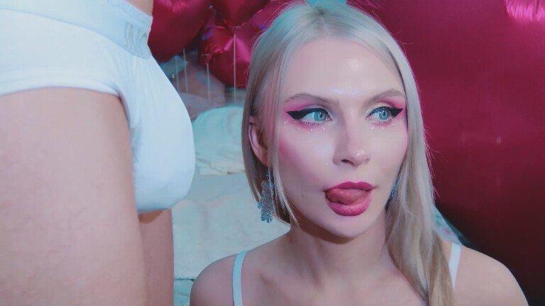 DenLina's Streamate show and profile