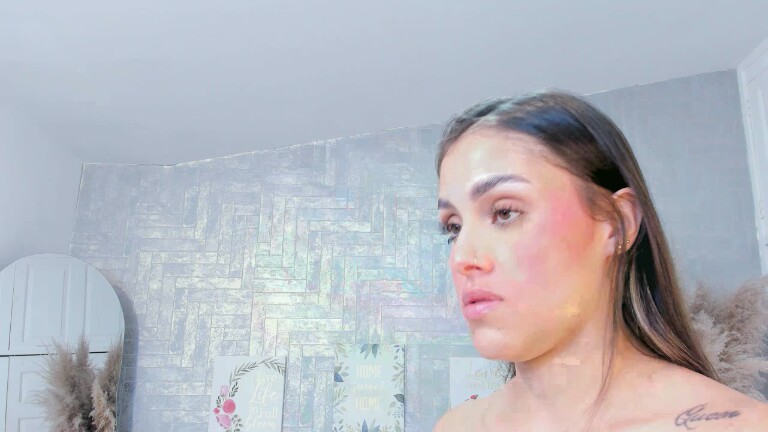 SaraBacker's Streamate show and profile