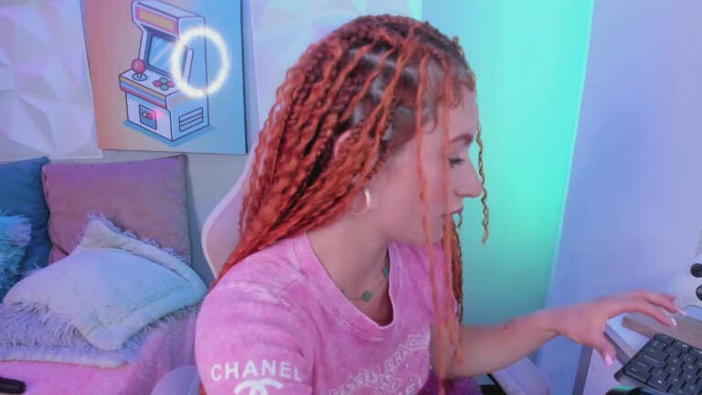 AdelaineBestt's Streamate show and profile