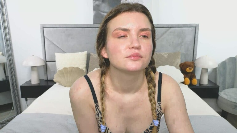 Reneswee's Streamate show and profile