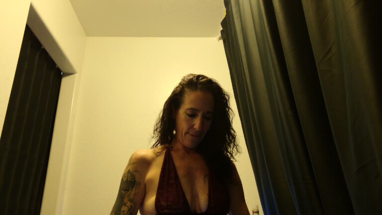 KickassMILF's Streamate show and profile