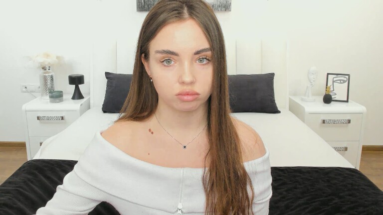 EvelinMils's Streamate show and profile