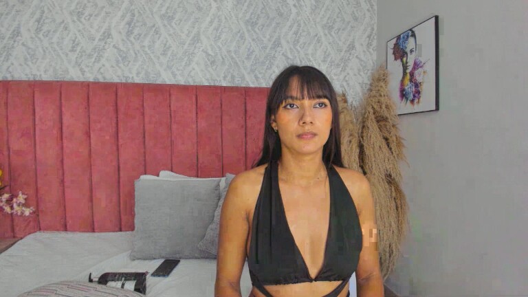 ThaniaHill's Streamate show and profile