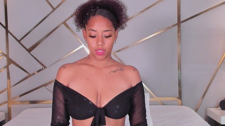 KiraHill's Streamate show and profile