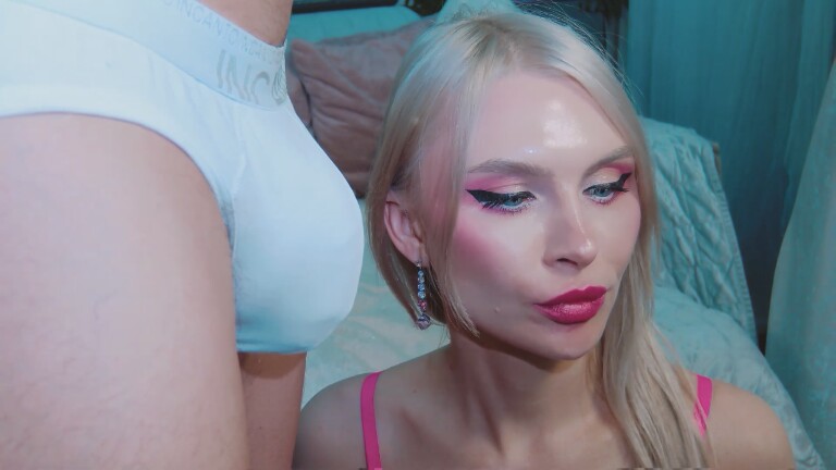 DenLina's Streamate show and profile