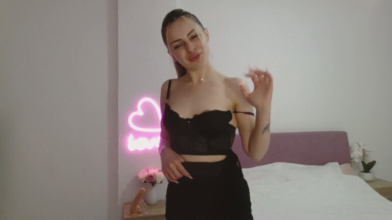 EMYILIA's Streamate show and profile