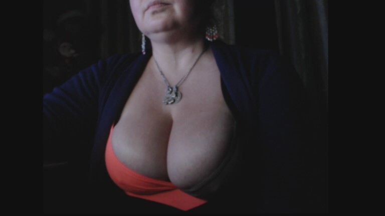 Amorelara's Streamate show and profile