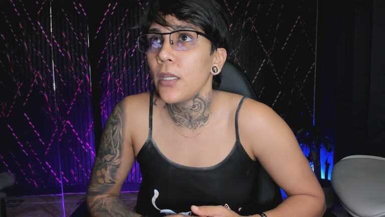 ZhoeSexyGirl's Streamate show and profile