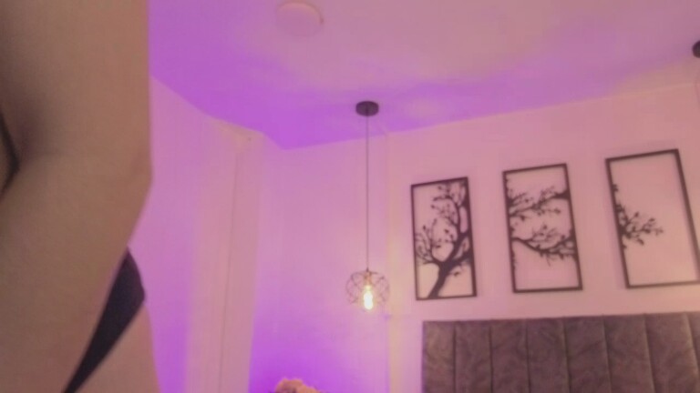 AndyyandEmmaa's Streamate show and profile