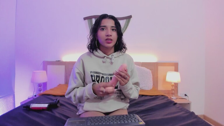 EmilyBruss's Streamate show and profile