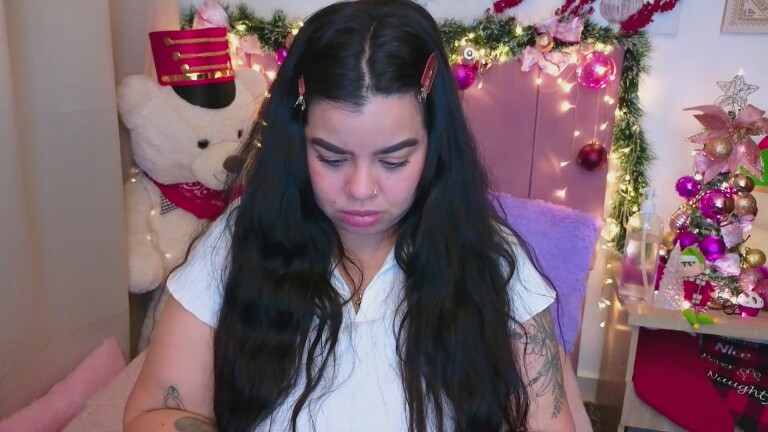 Miahjoness19's Streamate show and profile