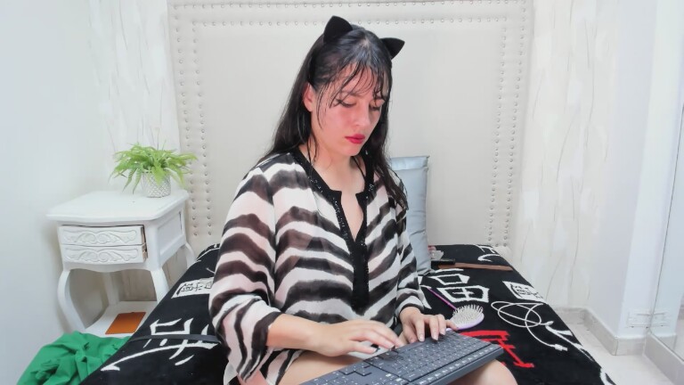 EmmaWatss's Streamate show and profile